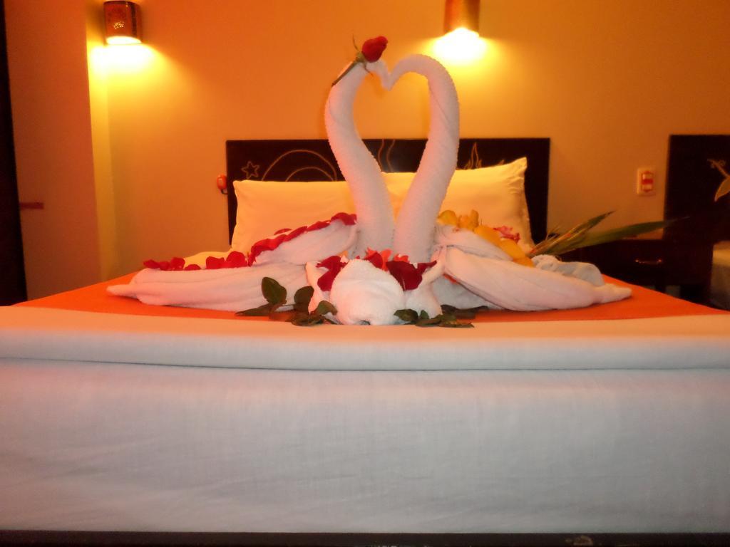 New Day Machu Picchu Hotel Aguas Calientes ภายนอก รูปภาพ