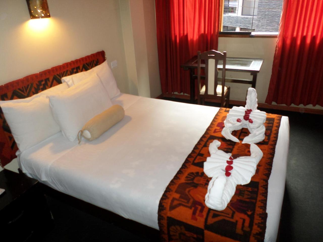 New Day Machu Picchu Hotel Aguas Calientes ภายนอก รูปภาพ